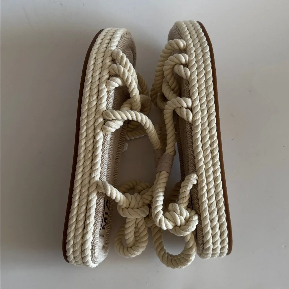 MIA Marquez Strappy Twisted Rope Boho Off-White Platform Sandals size 9